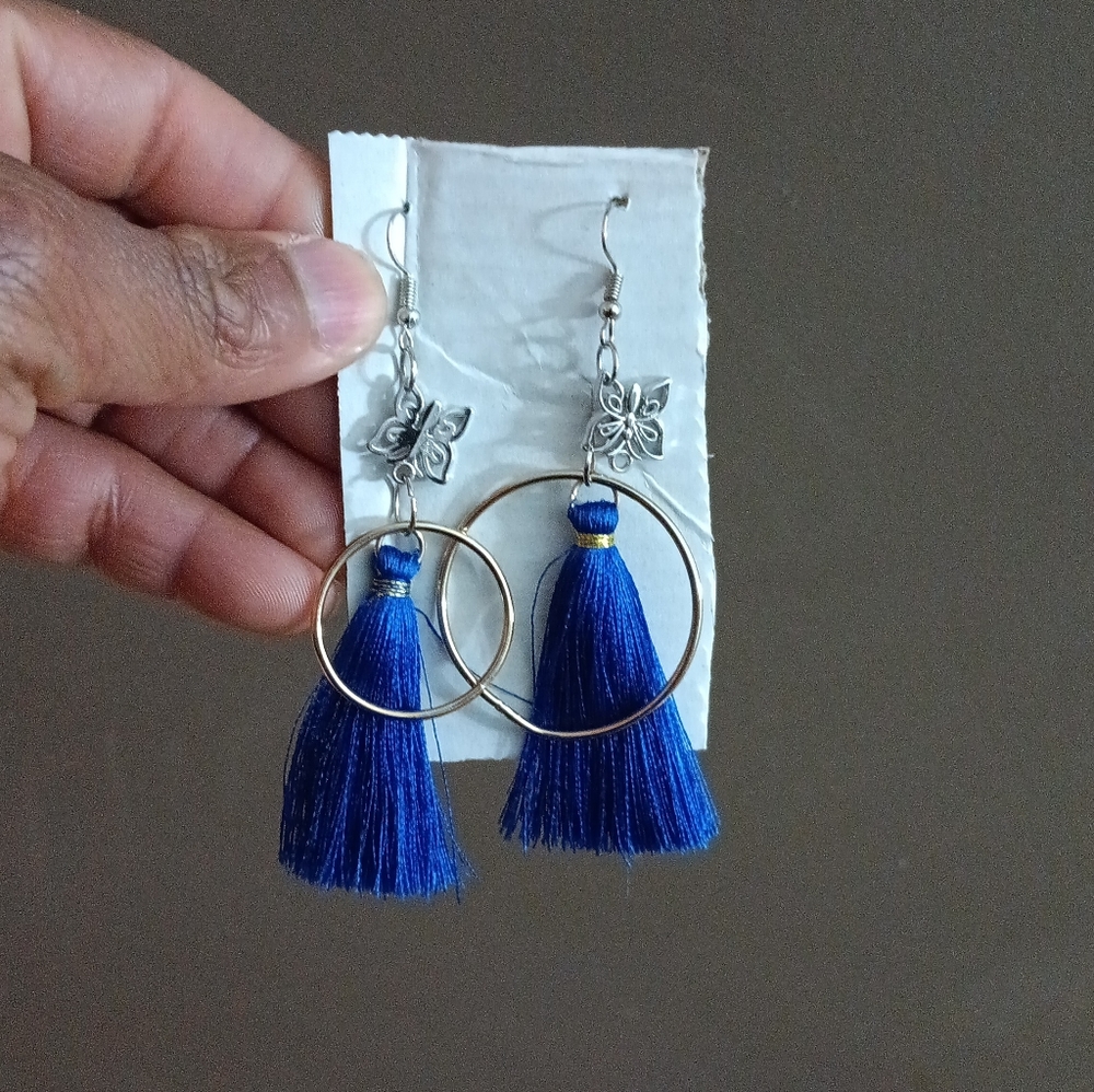 A blue ring earrings